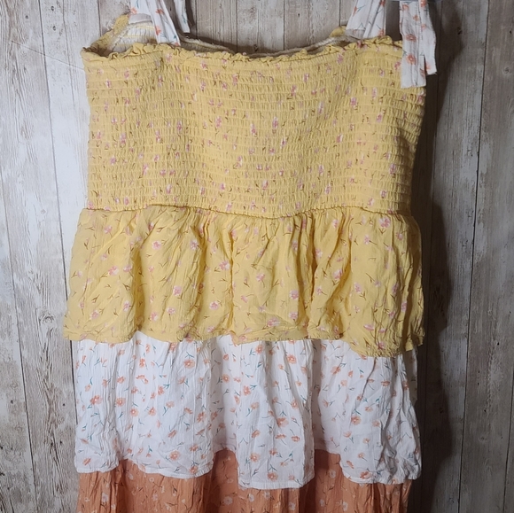 AMERICAN EAGLE SMOCKED DRESS - Picture 8 of 8